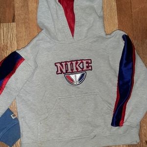 Nike boys sz 5 hoody